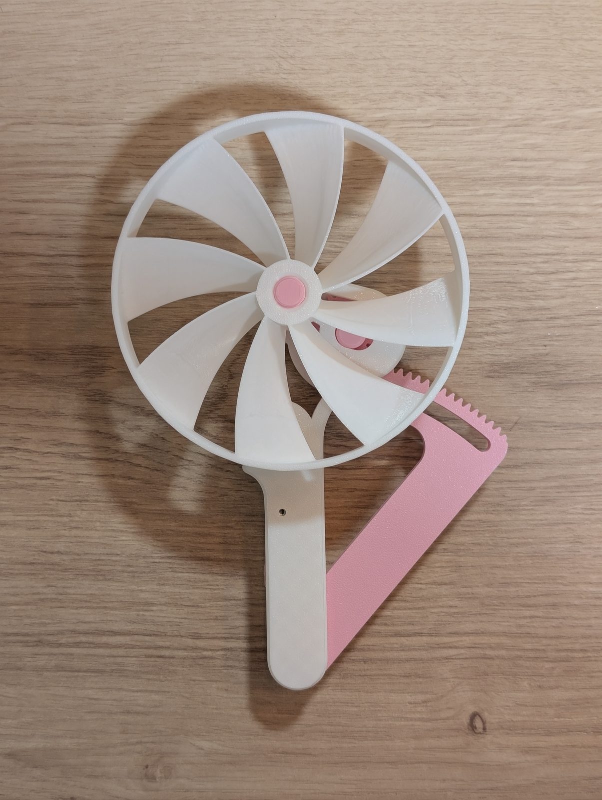 #100 Squeeze Powered Flywheel Fan — vue 4