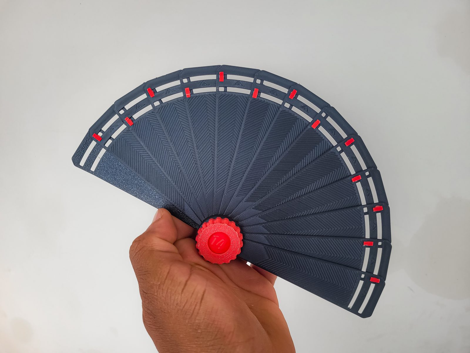 #101 Collapsible Handheld Fan — vue 24