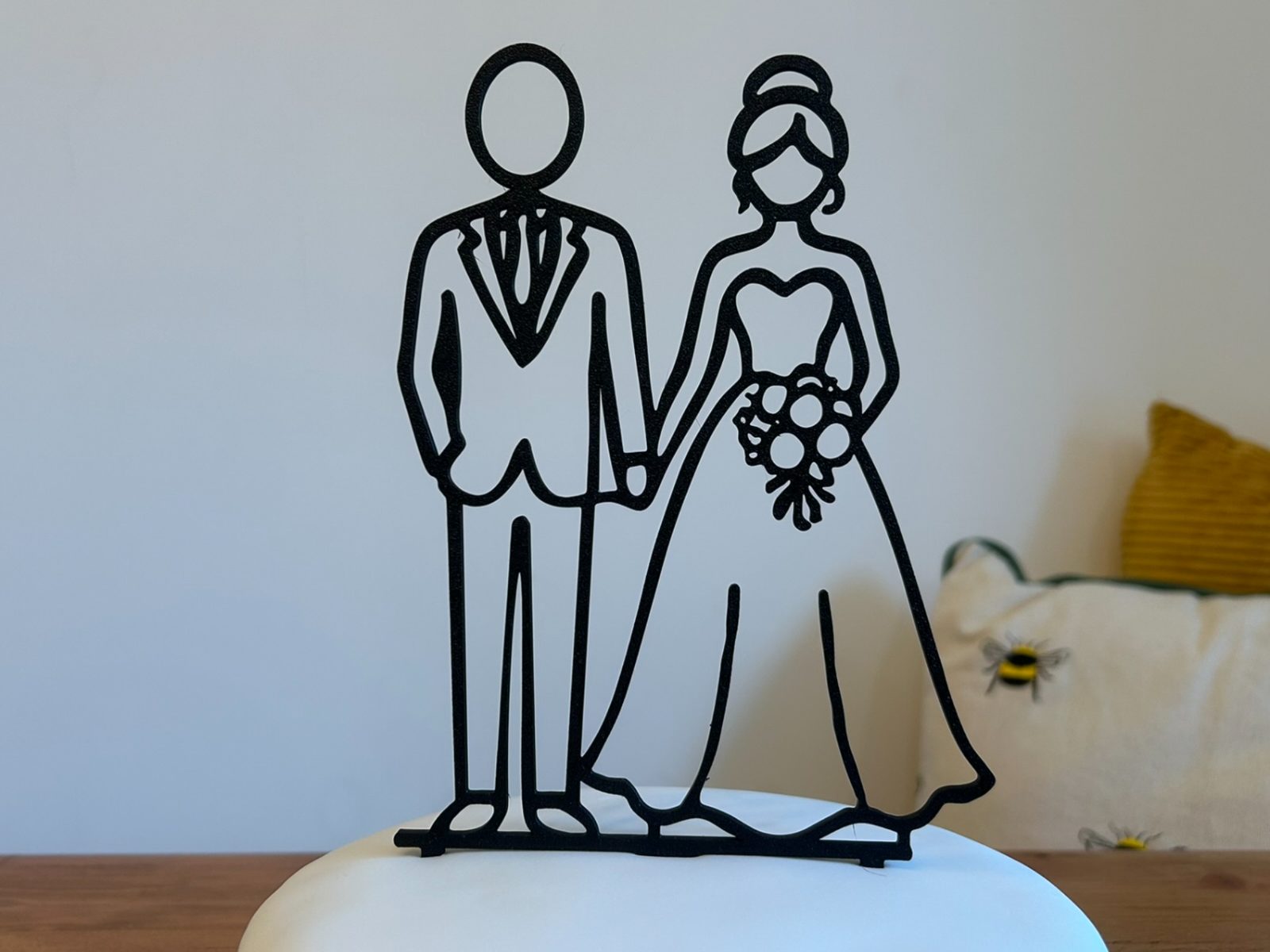 #105 Bride and Groom - Silhouette Cake Topper — vue 2