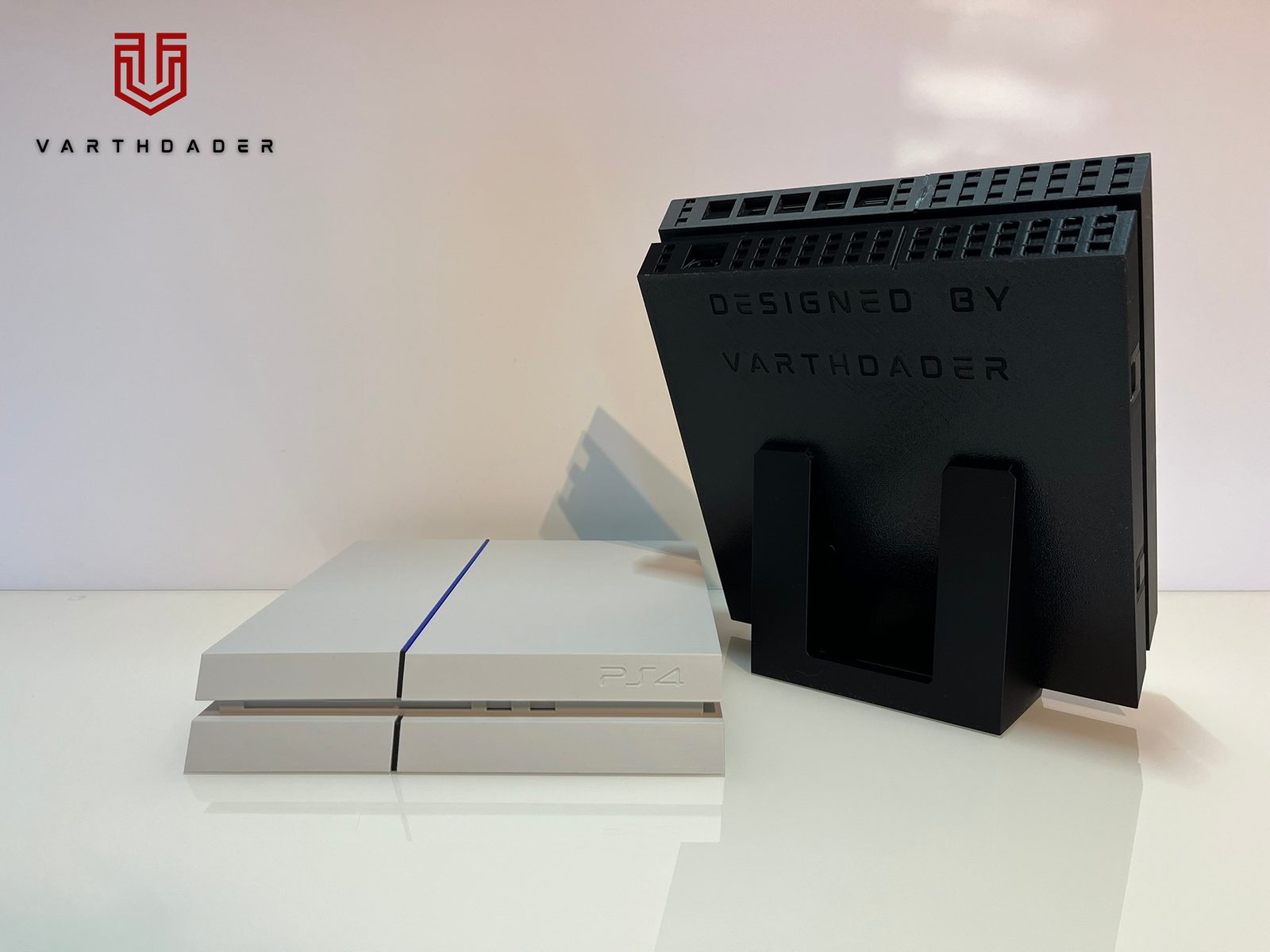 #107 PS4 Console With 25 Game Coasters — vue 6