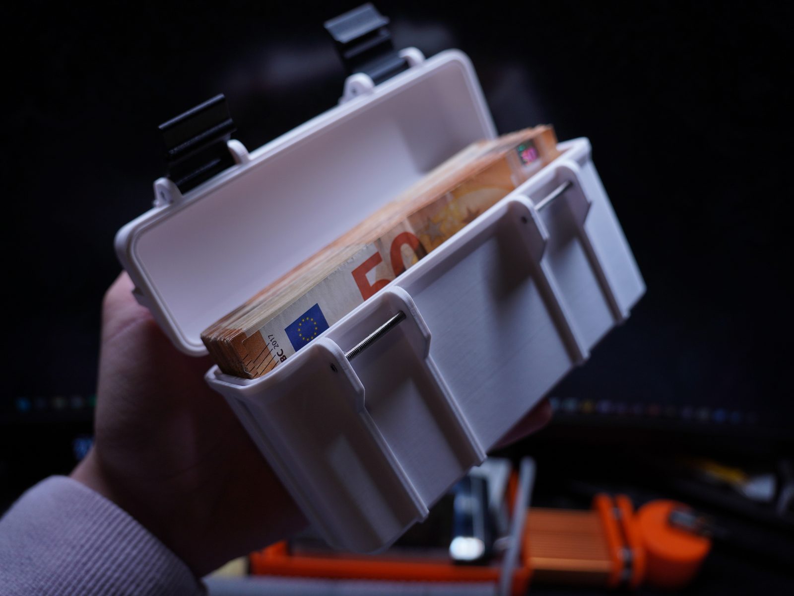 #111 Rugged Utility Cash Box (Big Boy Piggy Bank) — vue 4