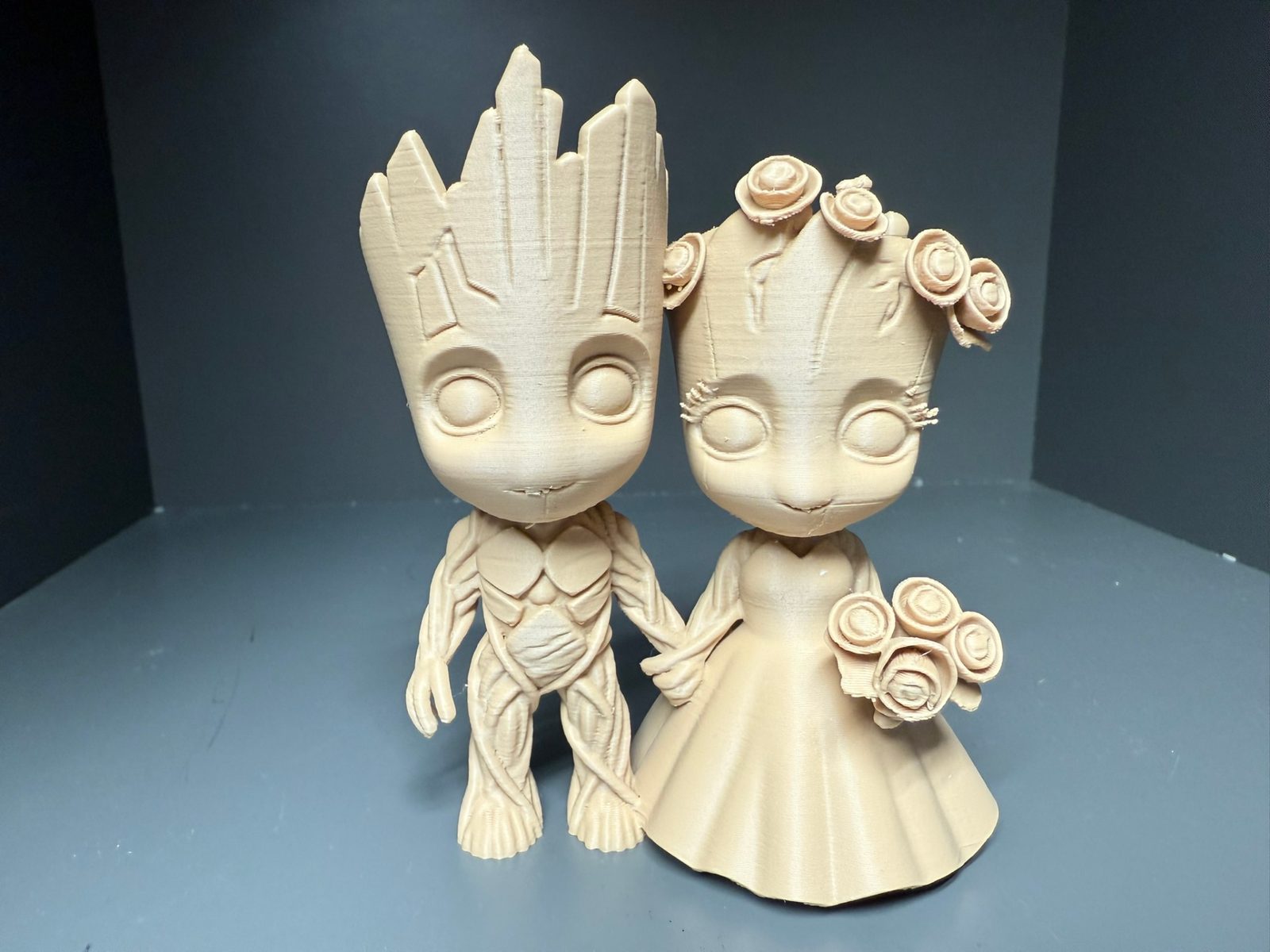 #124 Baby Groot de boda — vue 1
