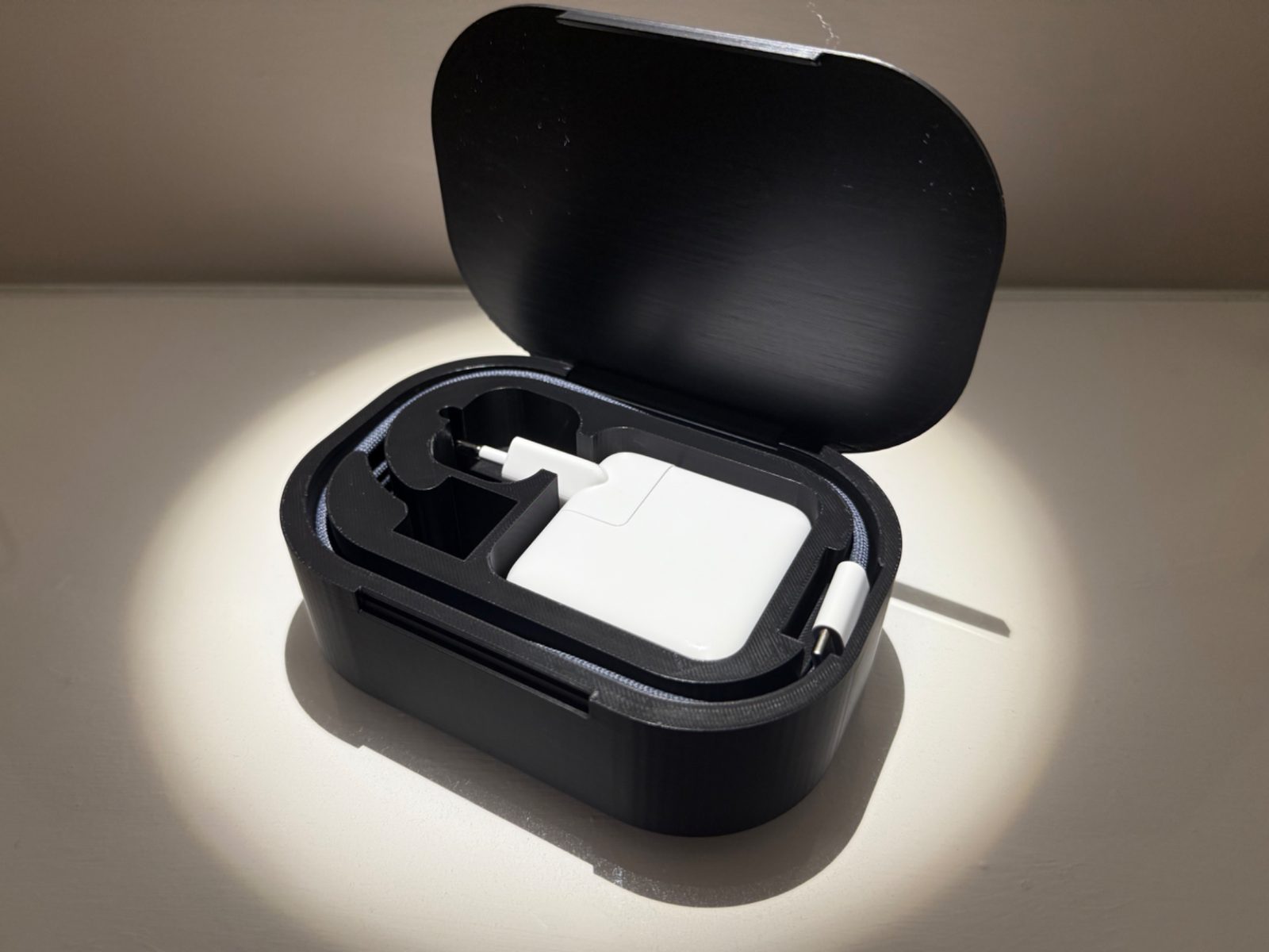 #127 Contenitore Carica batterie MacBook AIR 30W — vue 1