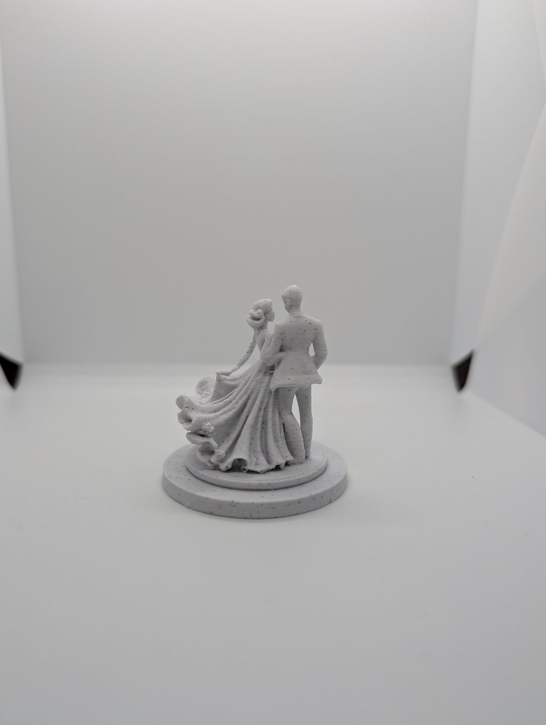 #128 Eternal Elegance Bride & Groom Romantic Sculpture — vue 7