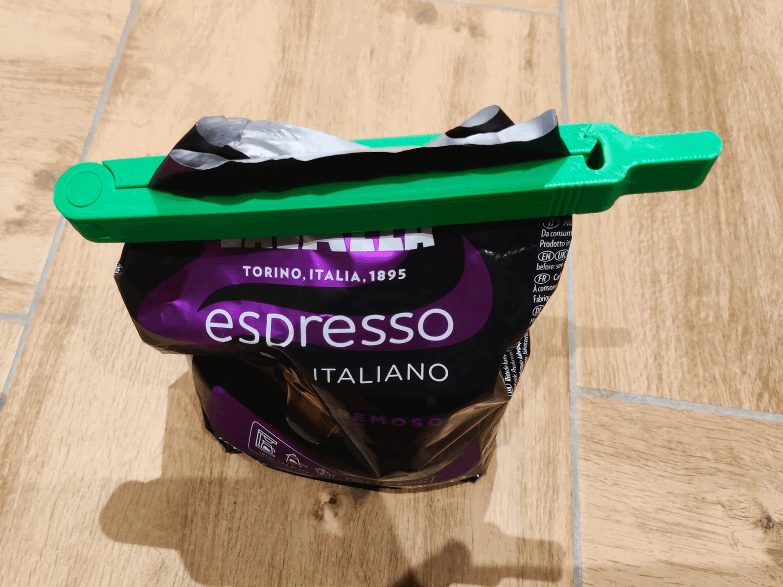 #132 Beefy bag clip proven and refined design — vue 6