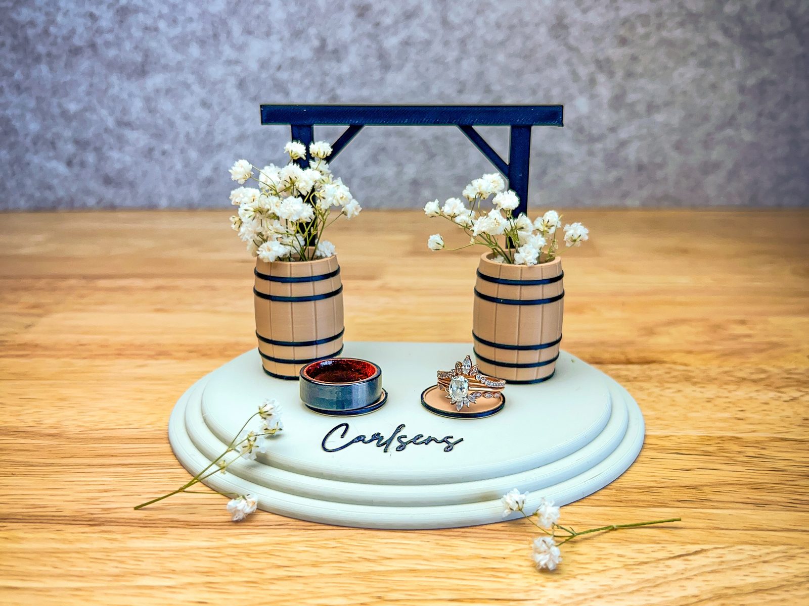 #140 Wedding Alter Ring Holder v1 — vue 1