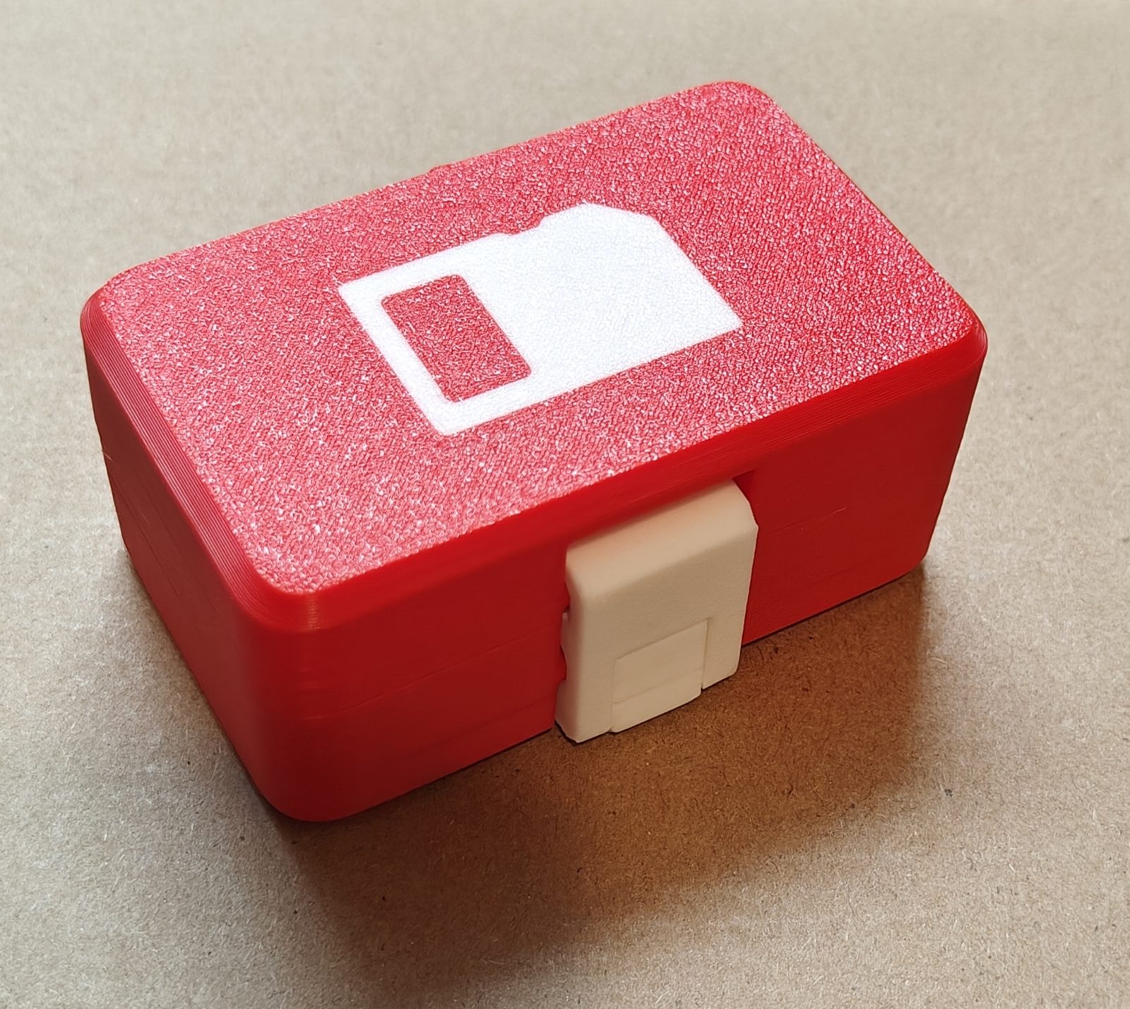 #141 SD card storage box — vue 4