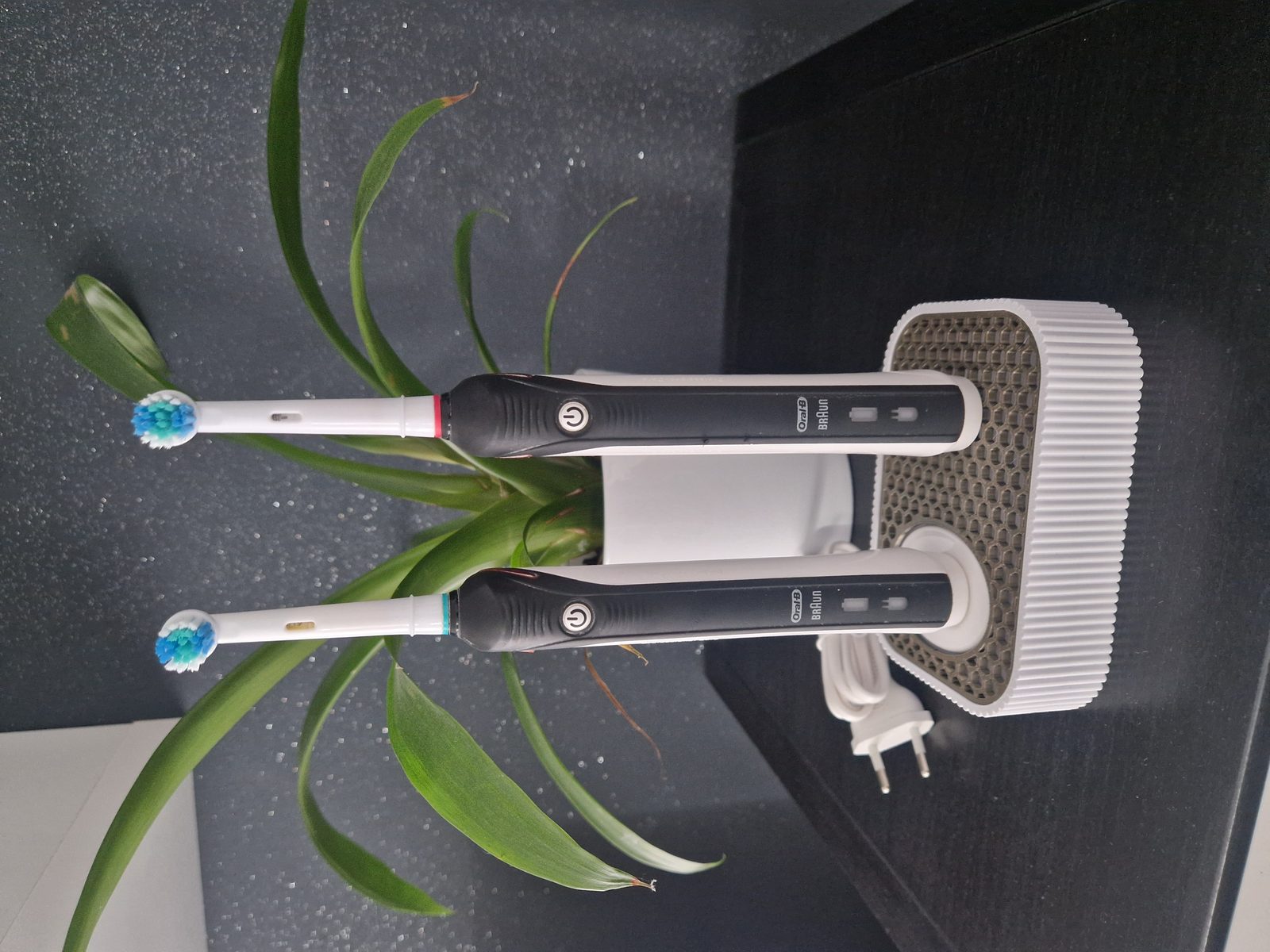 #143 Support brosses à dents Oral B — vue 2