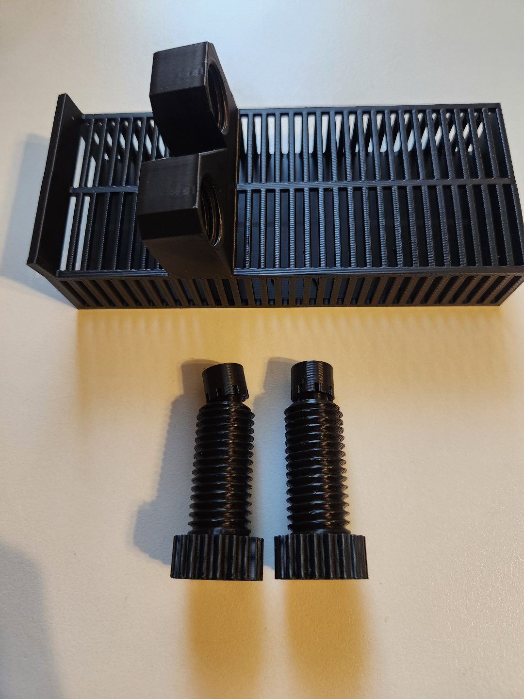 #150 Under monitor pen pencil holder v2 (More secure) — vue 8