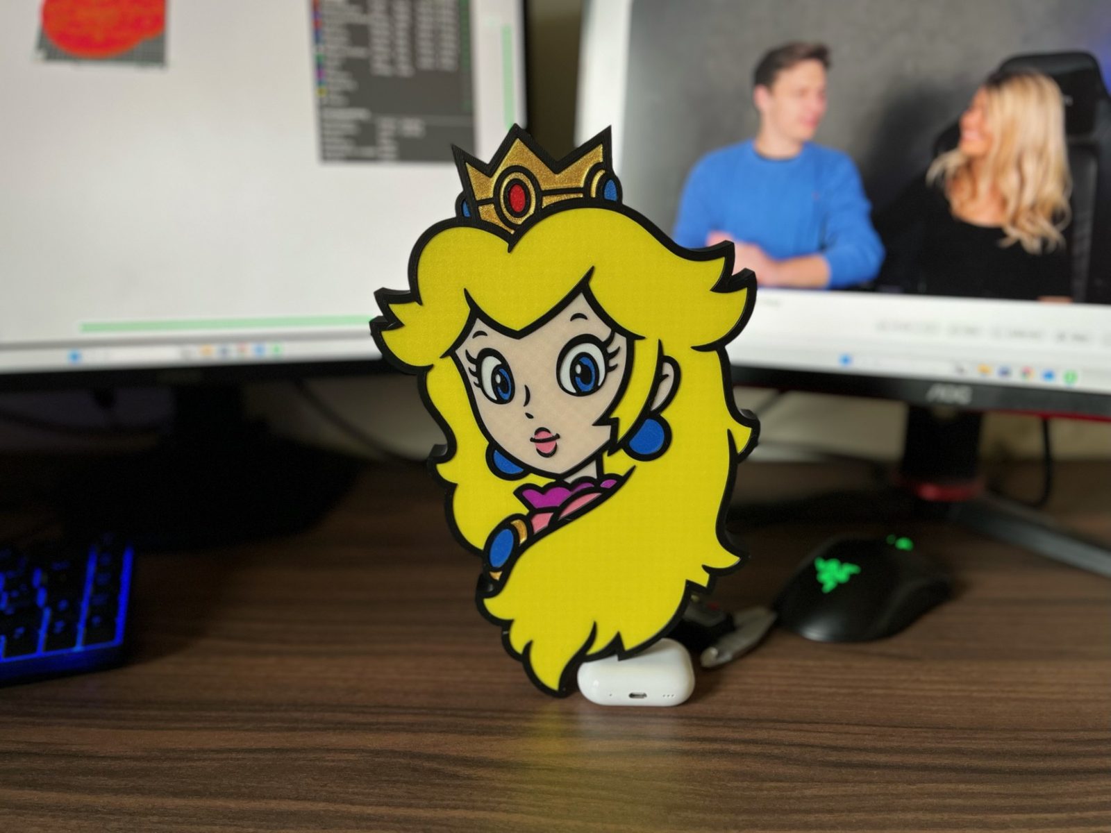 #153 PEACH Wall Decor — vue 3