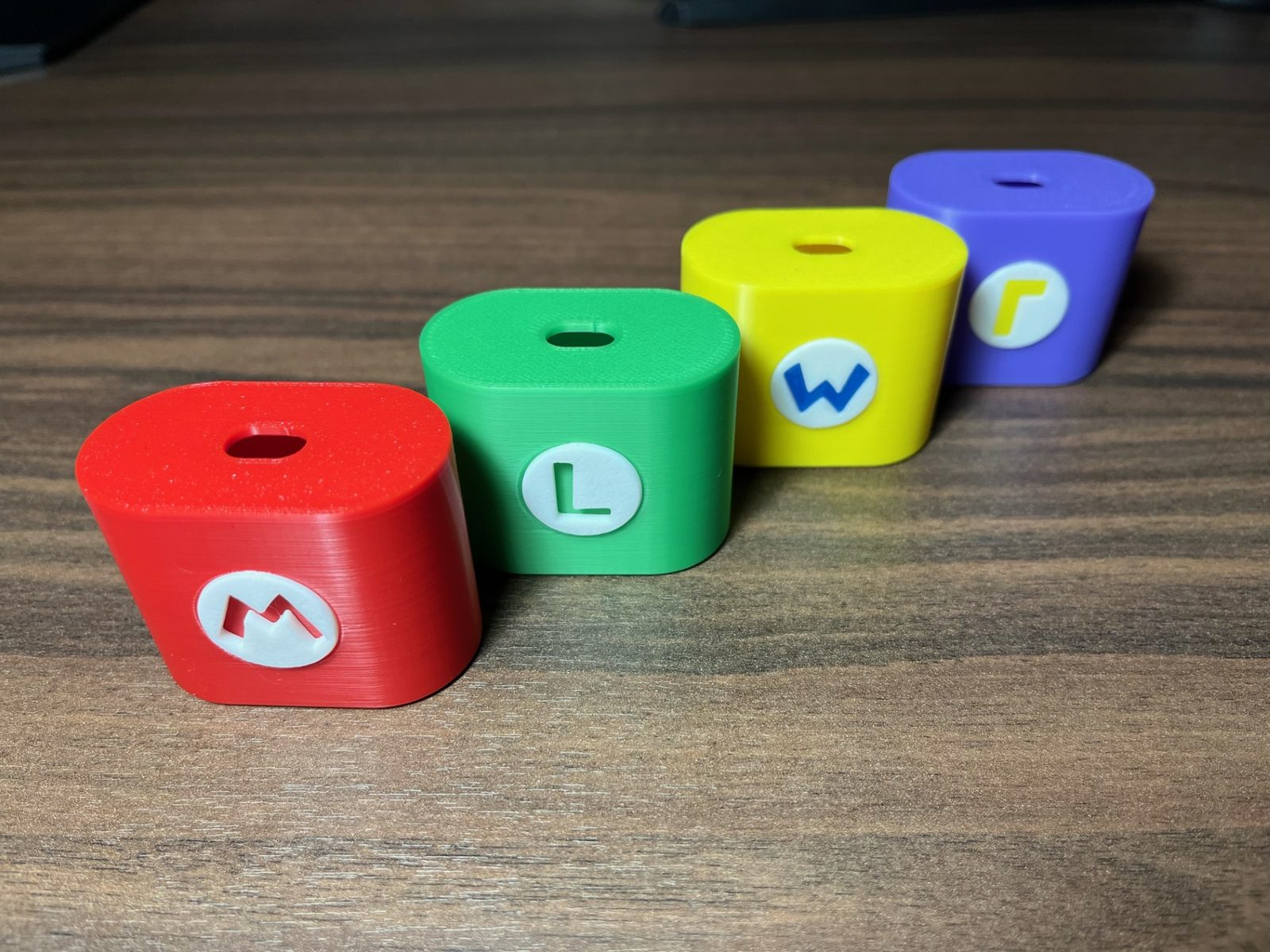#154 Super Mario Case for Apple Power Adapter — vue 4