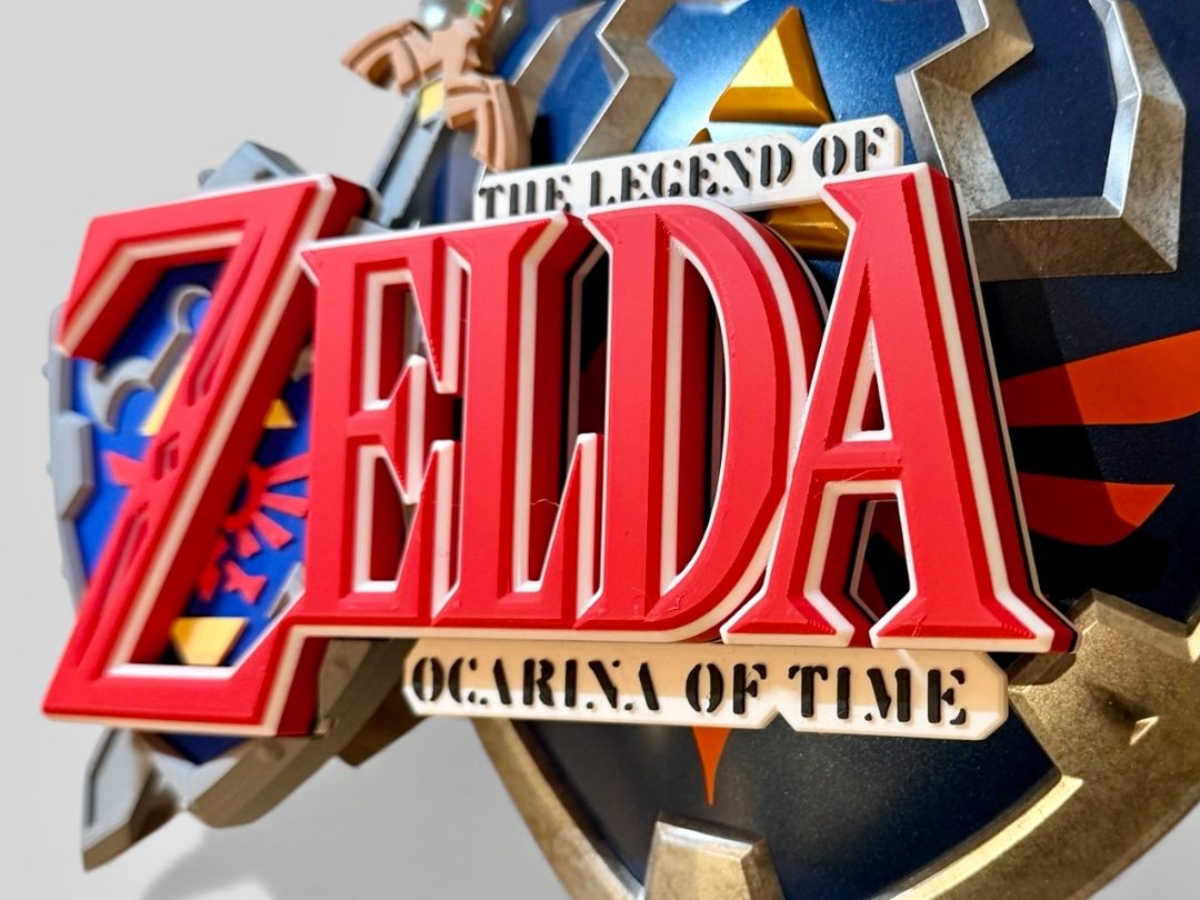 #155 Zelda Ocarina of Time Logo Display Stand — vue 1