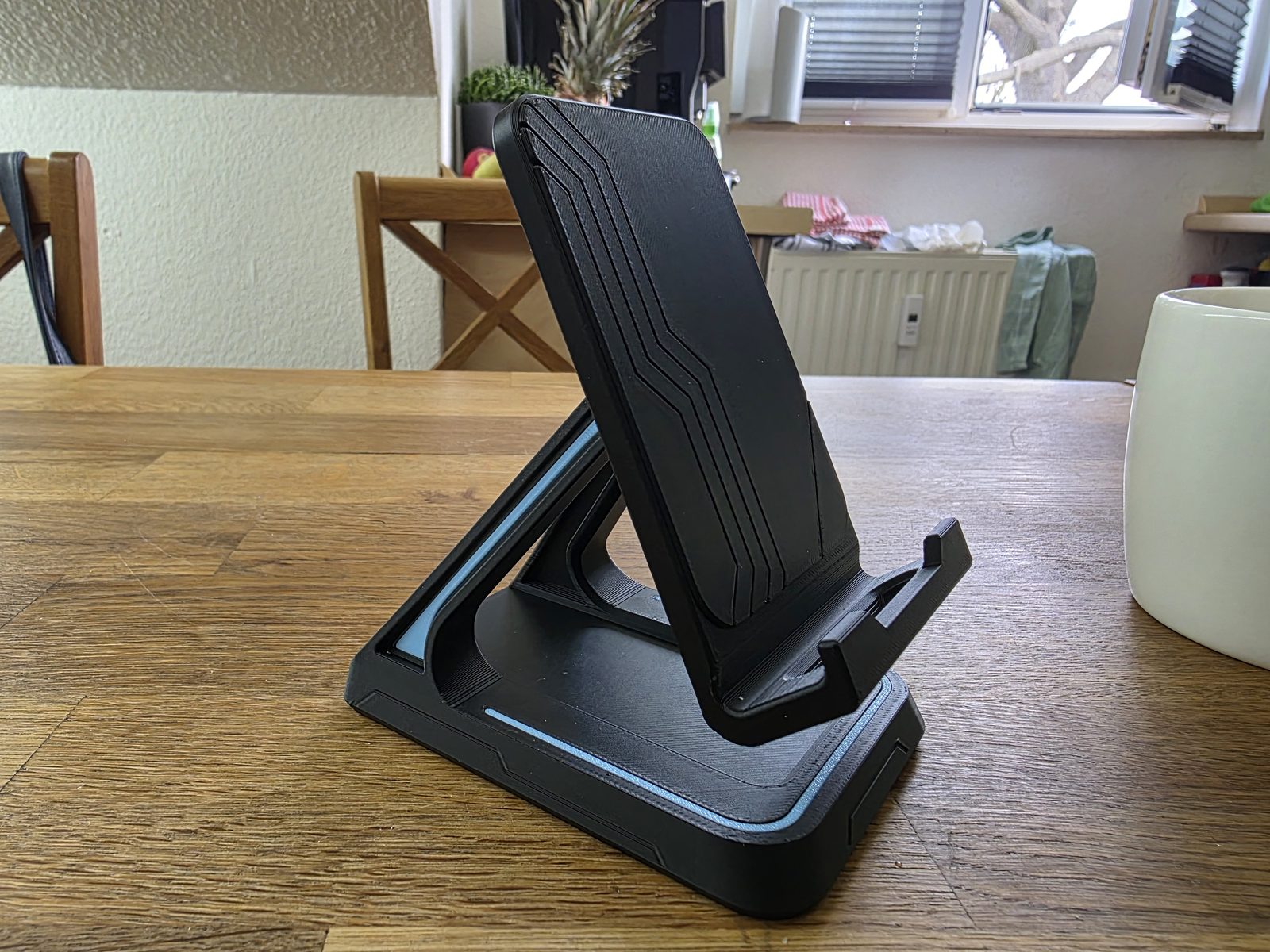 #164 PHONE STAND 2025-CYBER- NEEDED + AMS VERSION — vue 13