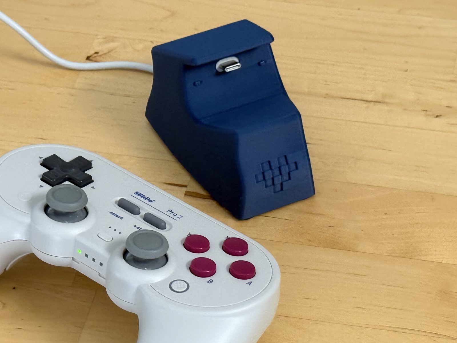 #167 8BitDo Pro 2 stand — vue 1