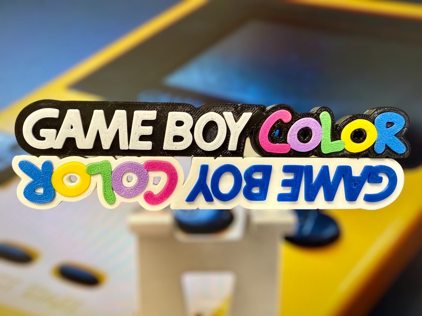 #174 Game Boy Color-inspirierter Display-Aufsteller — vue 1