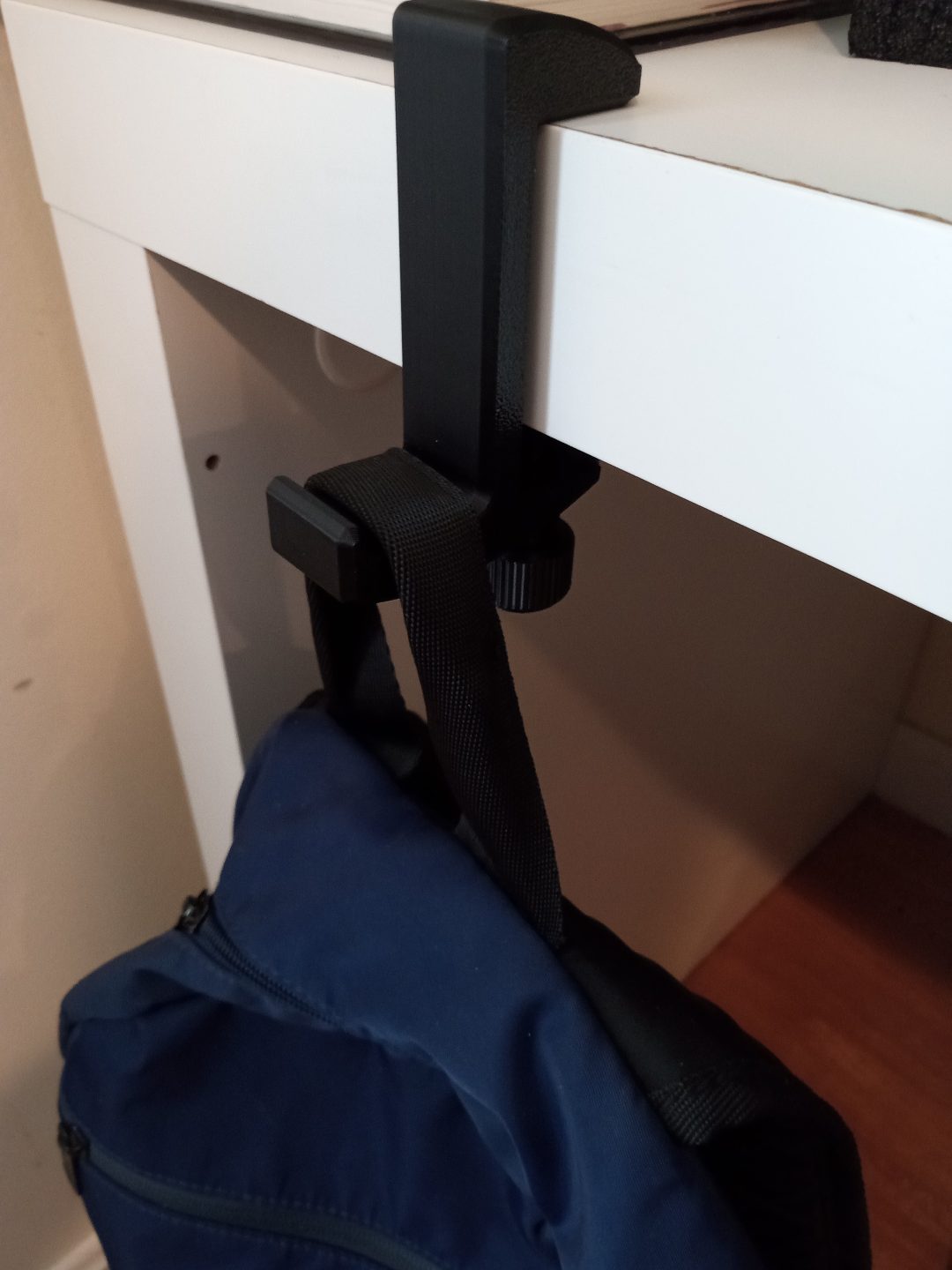 #175 Desk Clamp with Hook — vue 3