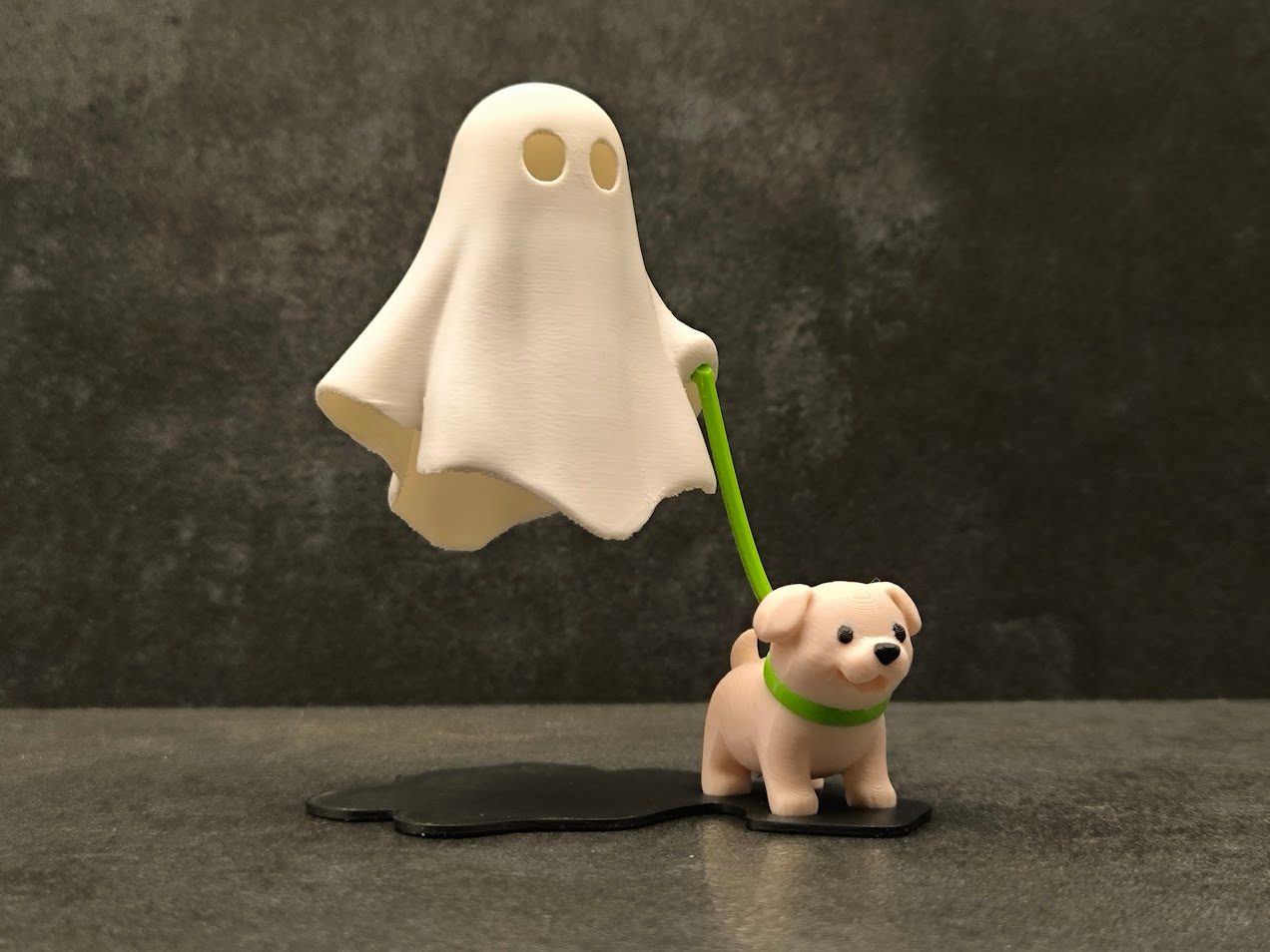 #179 Ghost with a dog on a walk — vue 1