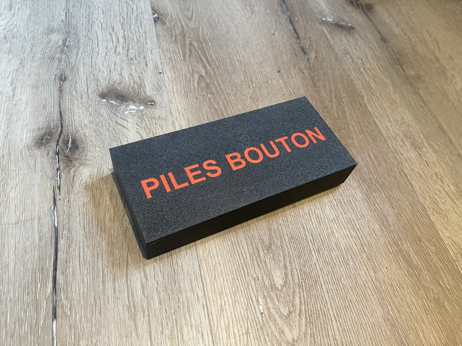 #180 Boîte de rangement piles à bouton — vue 5