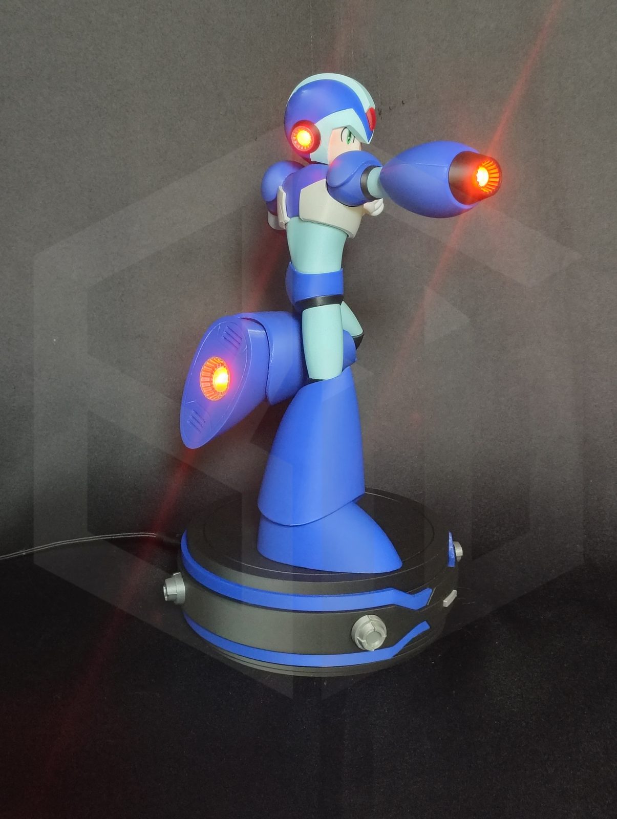 #186 Mega Man X Statue with Lights — vue 3