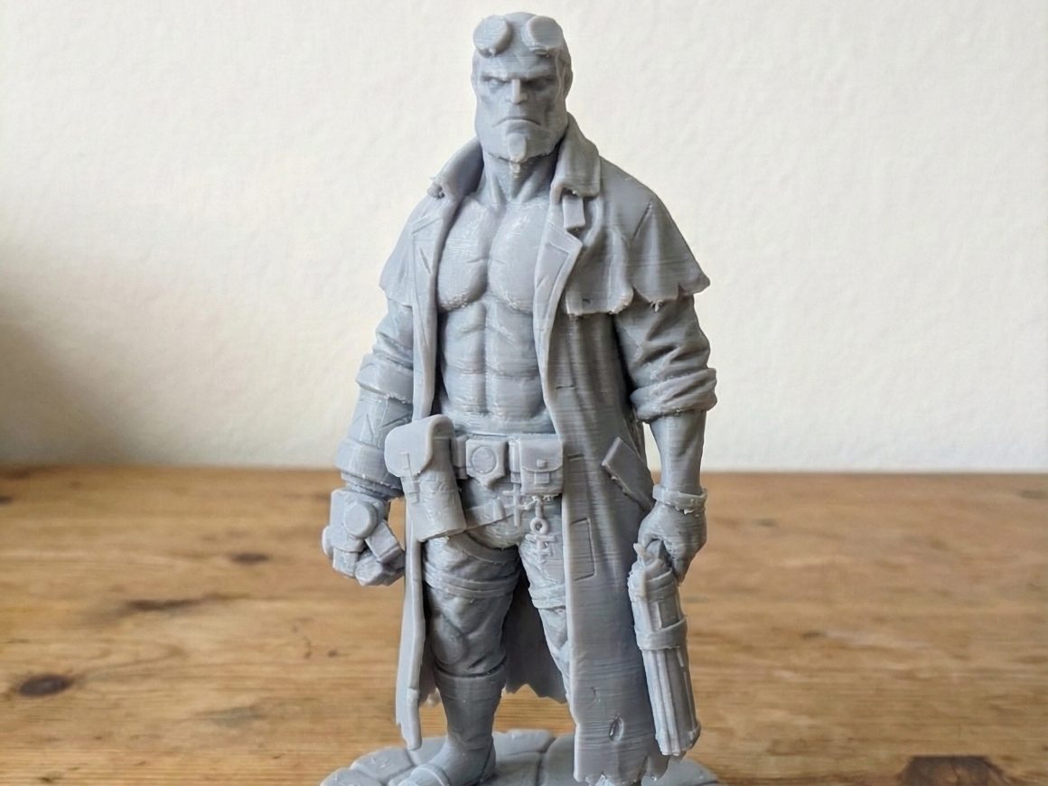 #206 Hellboy Miniature Statue — vue 2