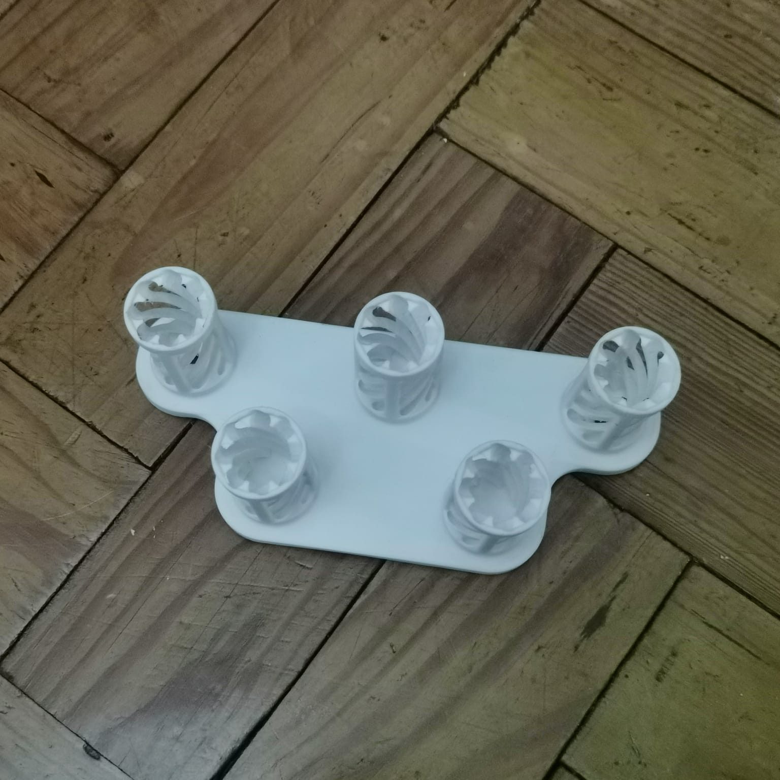 #208 Key Hanger V2 - Impossible Passthrough — vue 10