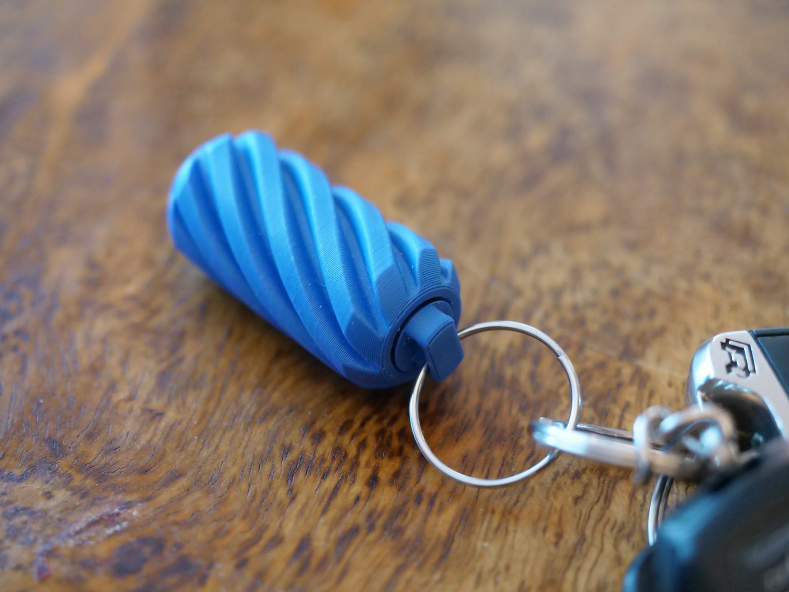 #208 Key Hanger V2 - Impossible Passthrough — vue 19