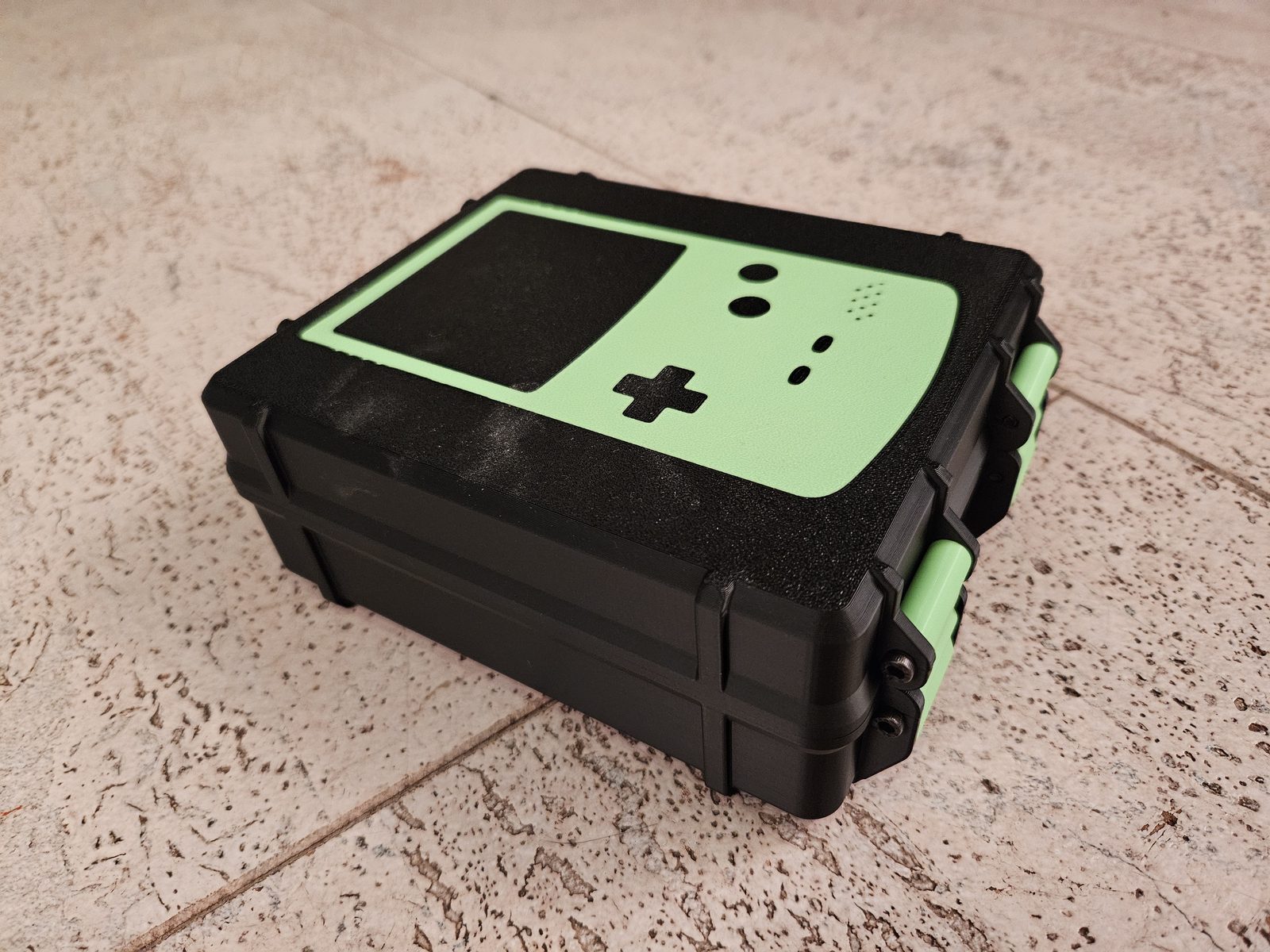 #215 Gameboy Color case + 8 game cartridges — vue 2