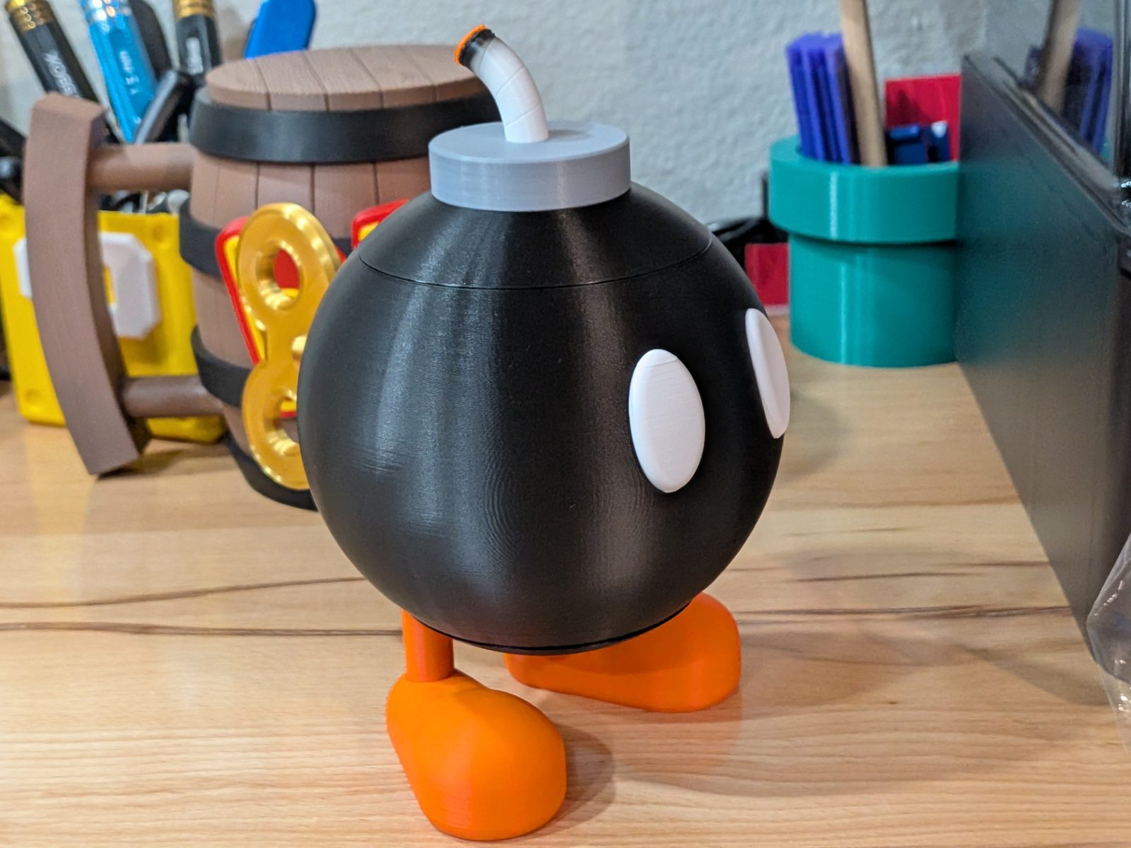 #215 Super Mario Bob-omb Box & Planter — vue 1