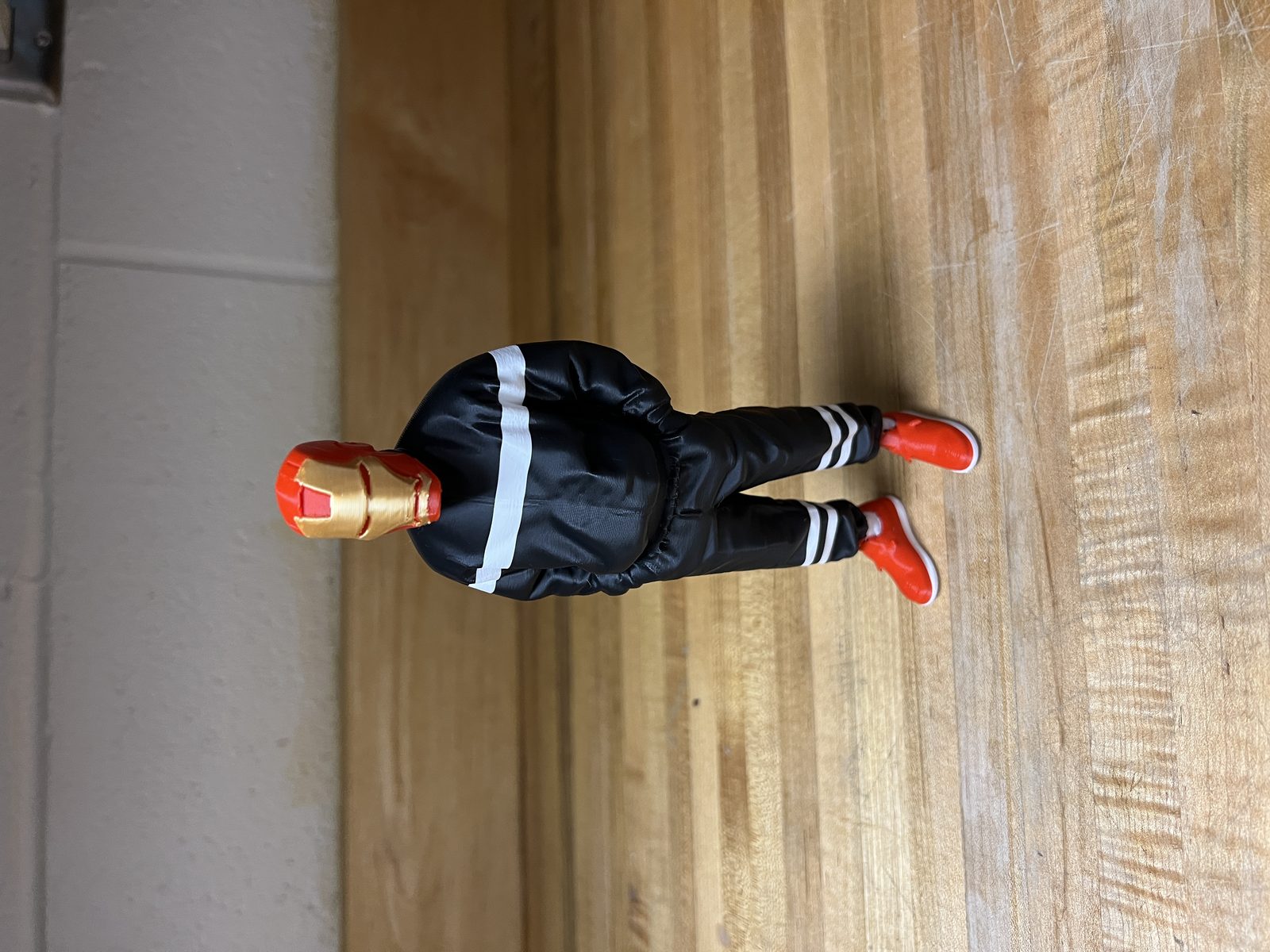 #218 Ironman streetwear figurine — vue 3