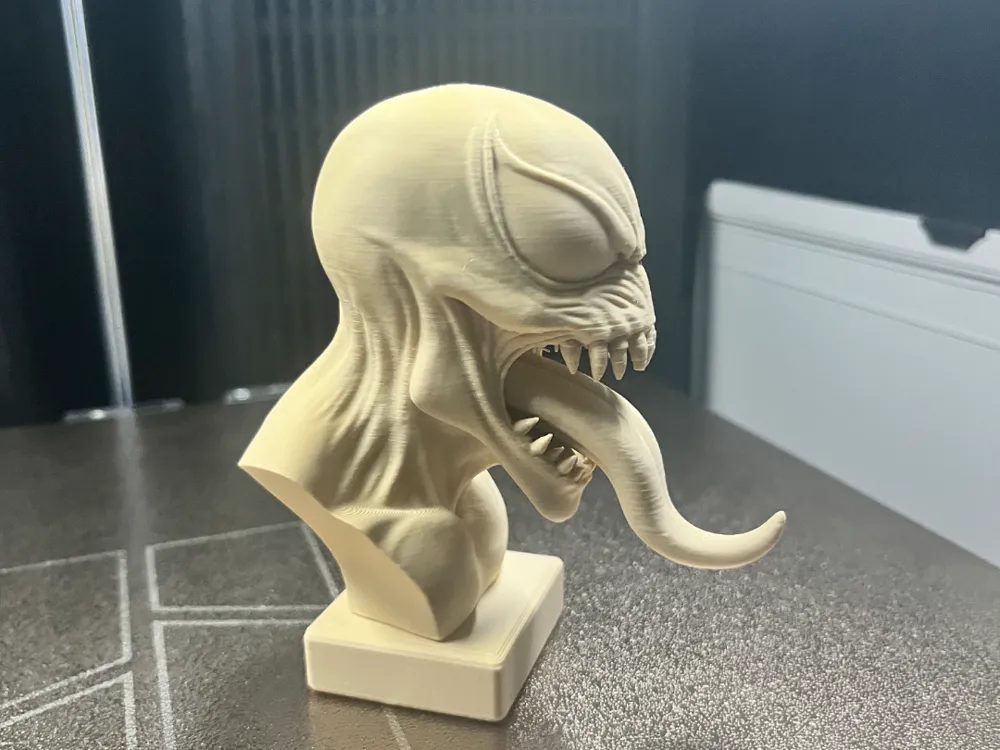 #220 Venom creature 3D — vue 1