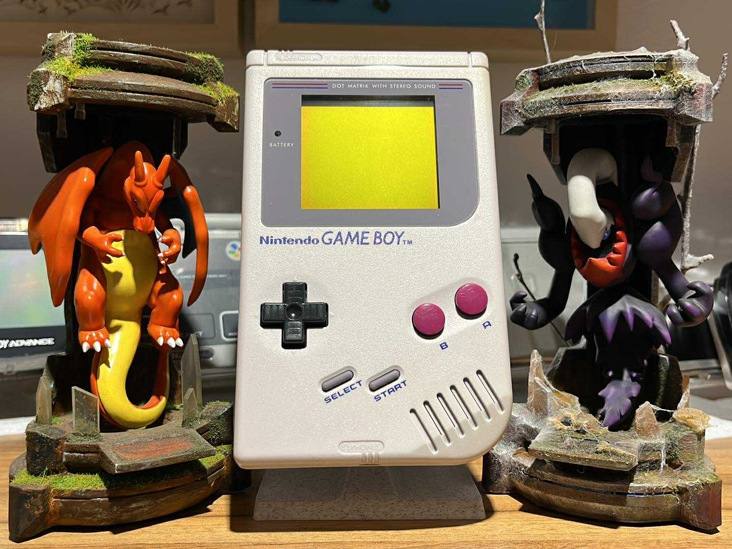 #225 Display Stand for Game Boy DMG — vue 2