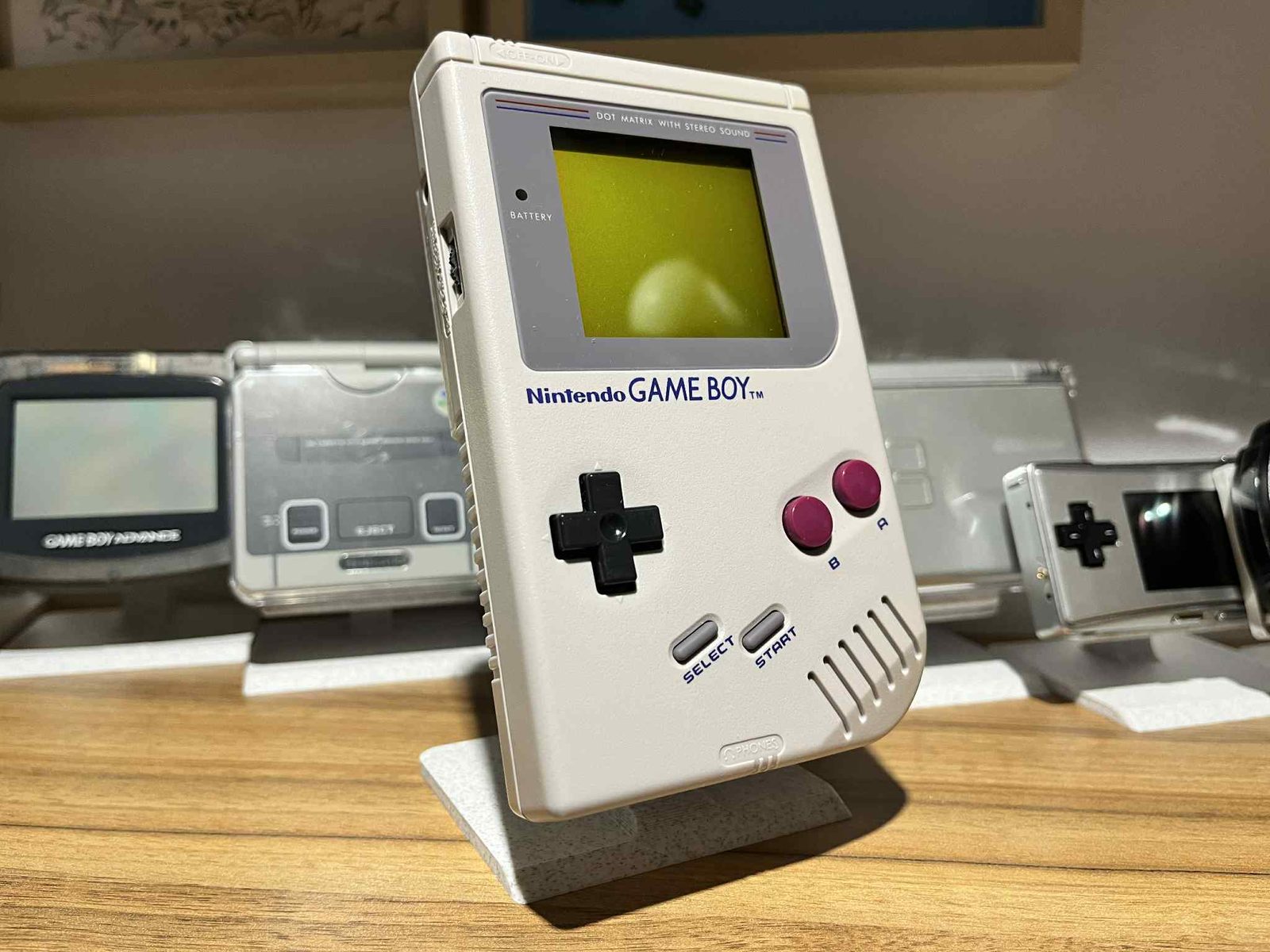 #225 Display Stand for Game Boy DMG — vue 3