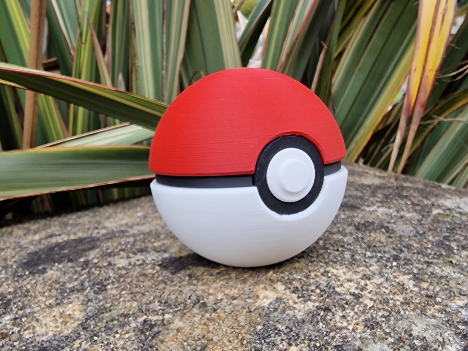 #233 Pokeball Original — vue 4