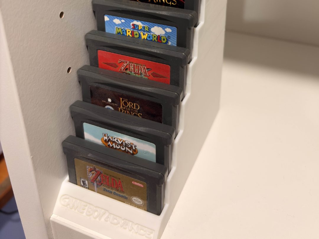#236 Gameboy Advance Game Cartridge Display Stand — vue 2
