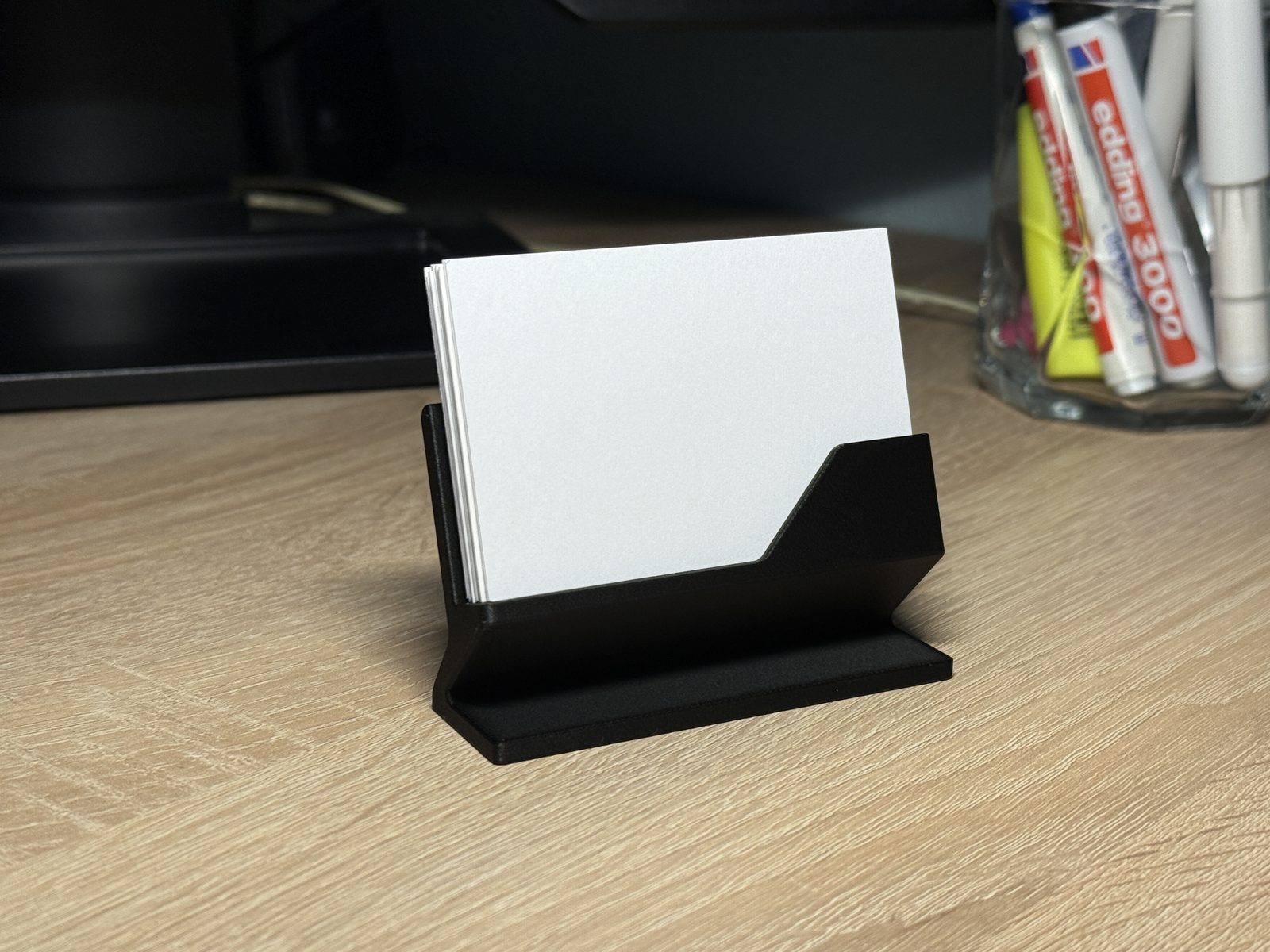 #238 Modern Business Card Holder — vue 8