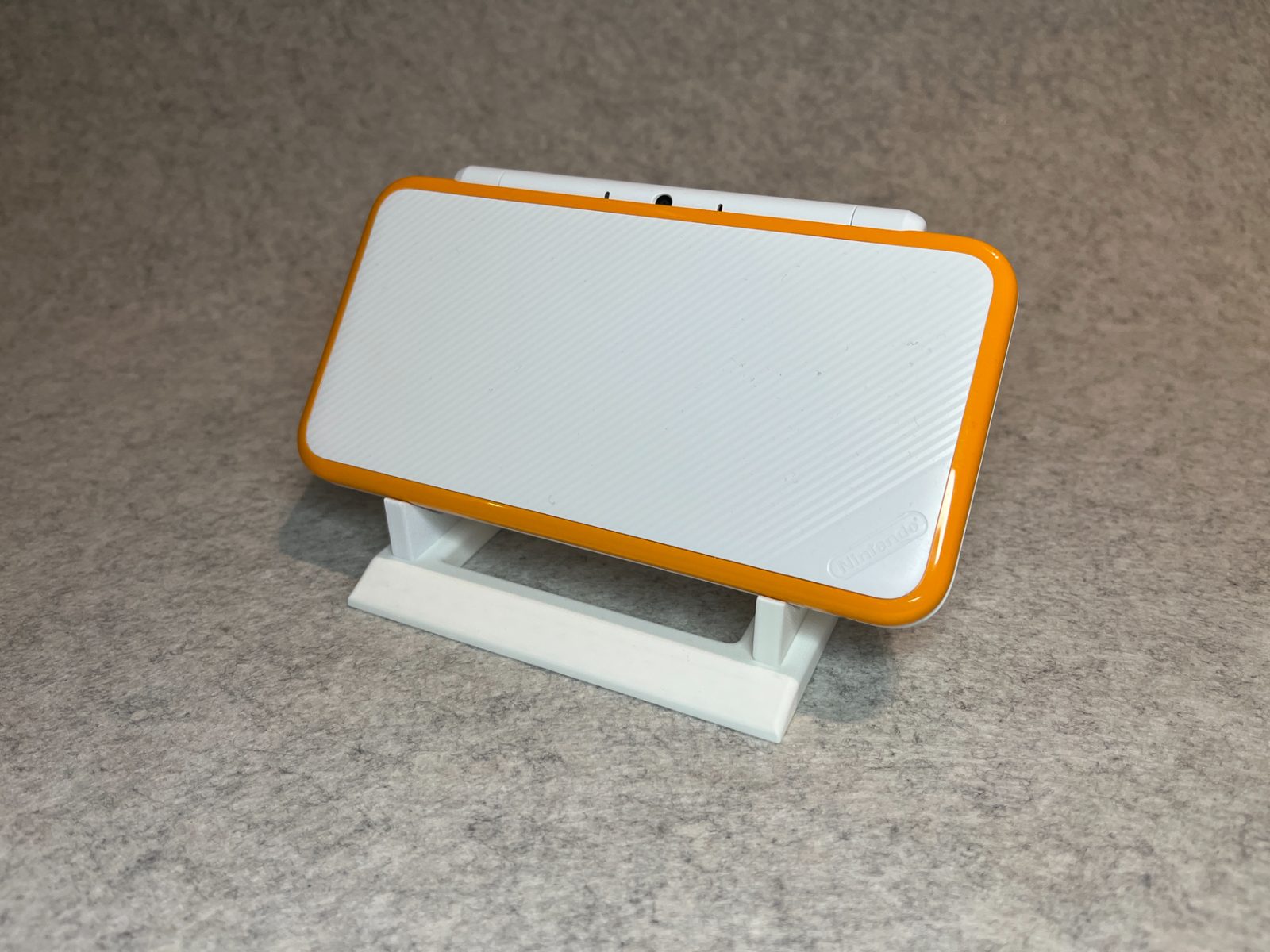 #239 Display stand for Nintendo DS 3DS and PSP — vue 1