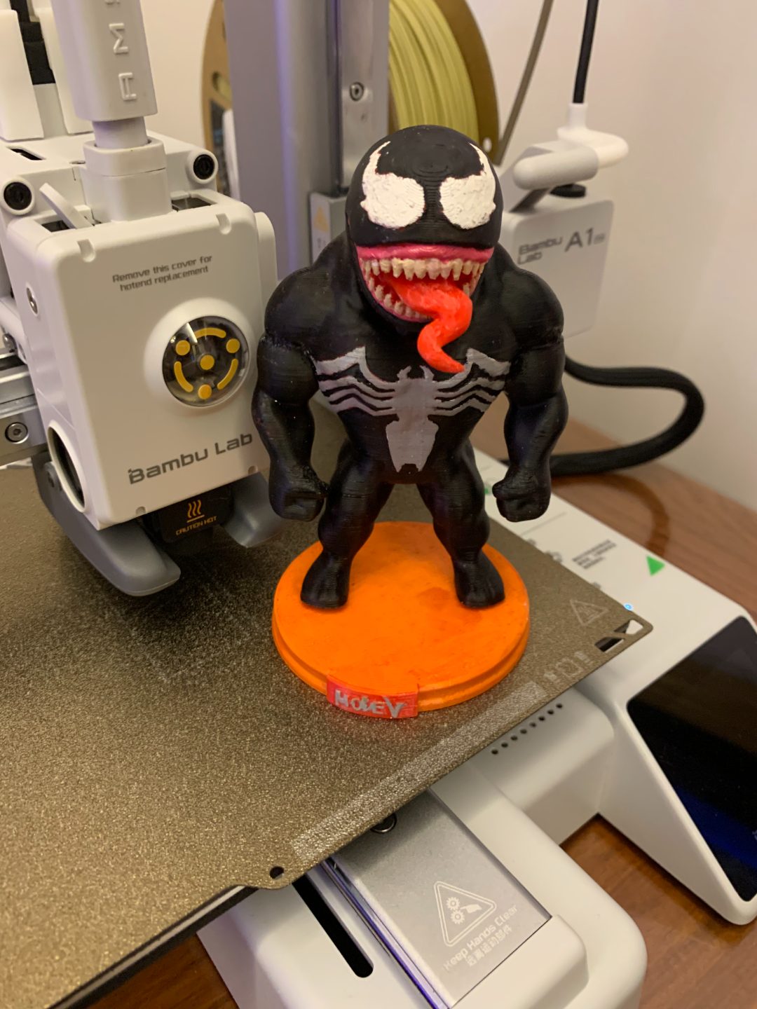 #240 venom_adorable_figure_ — vue 2