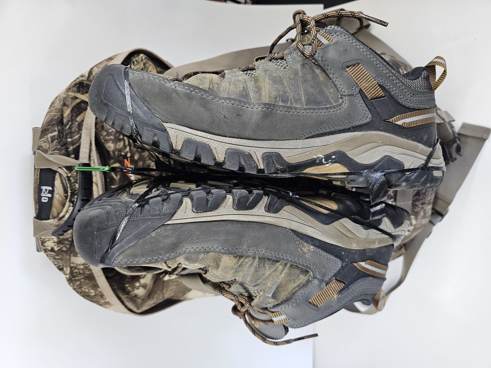 #250 Backpack Clip-on Shoe Holder (TPU) — vue 13