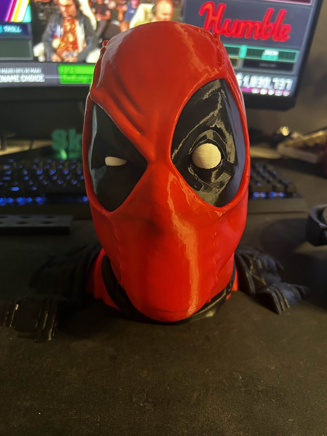 #253 Deadpool headphone holder — vue 3