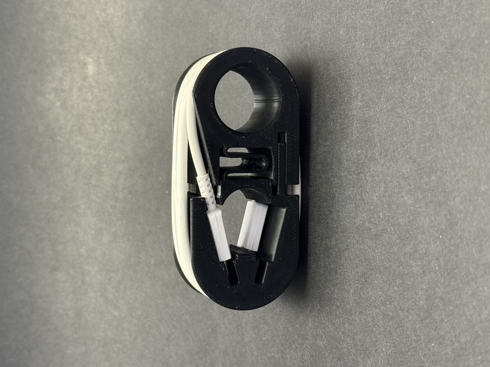 #261 USB-C to USB-C travel cable organizer fidget clip — vue 6