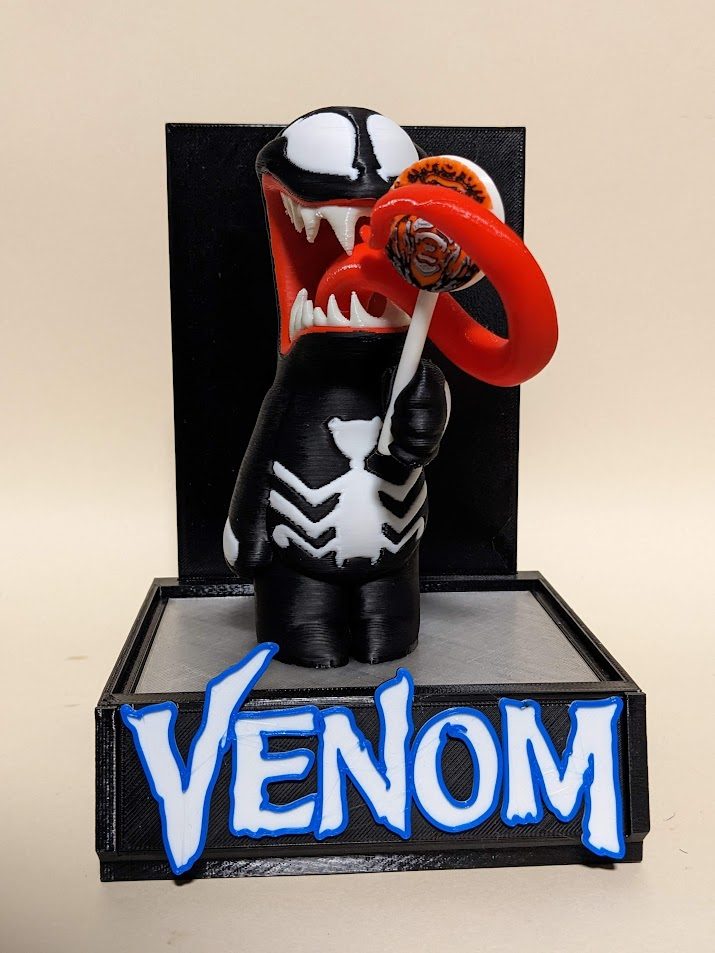 #261 Venom Figure Modeled after Skottie Young — vue 1