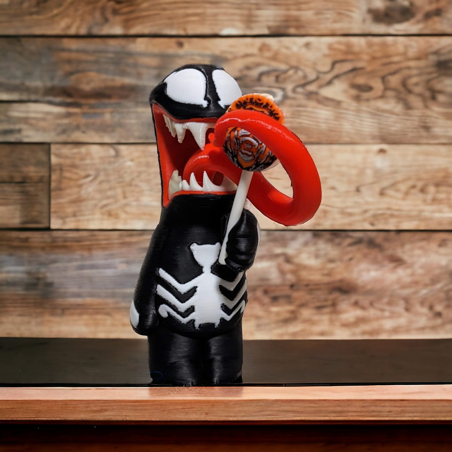 #261 Venom Figure Modeled after Skottie Young — vue 2