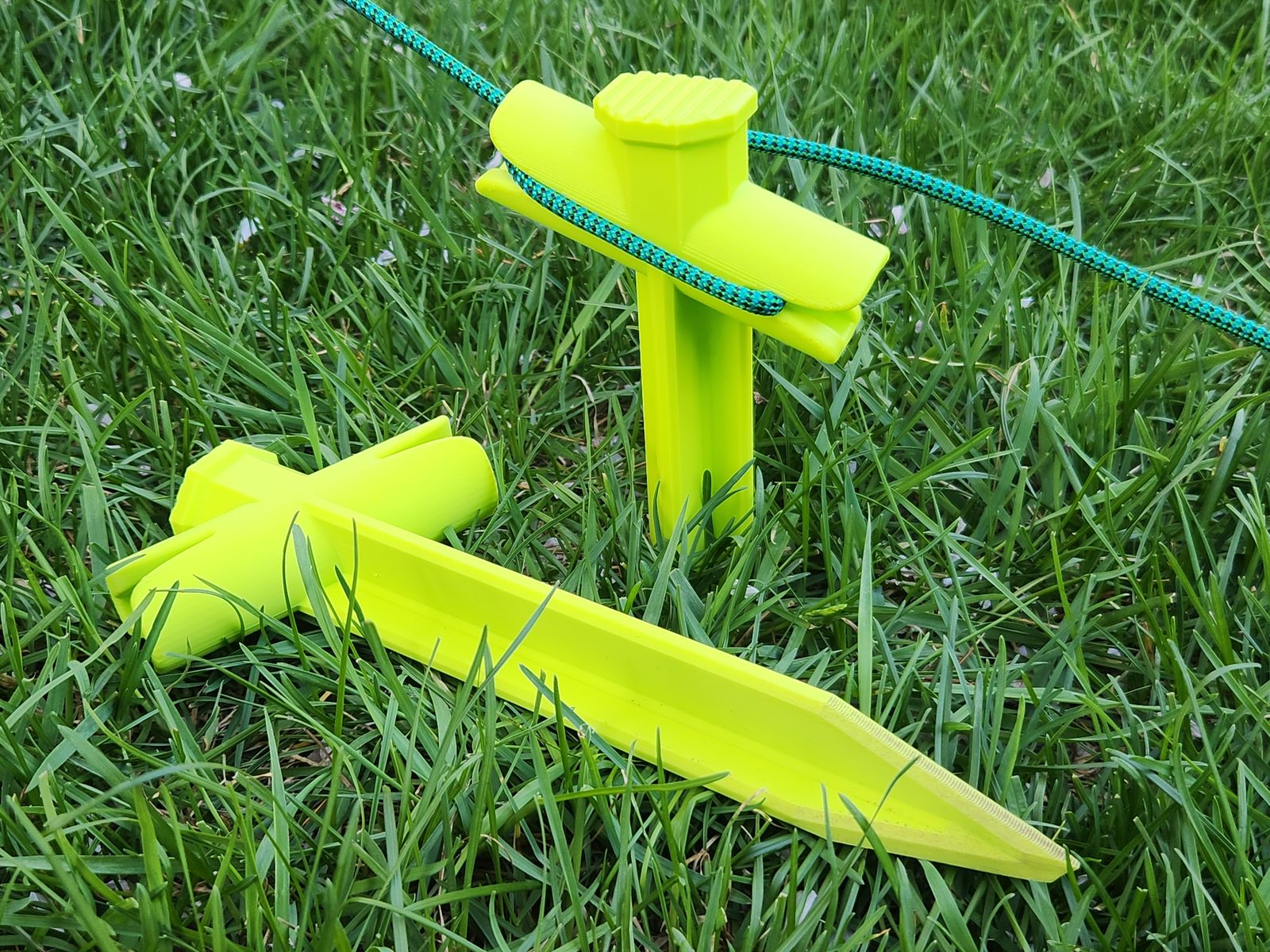 #265 Anchoring Stake with Rope Lock — vue 11