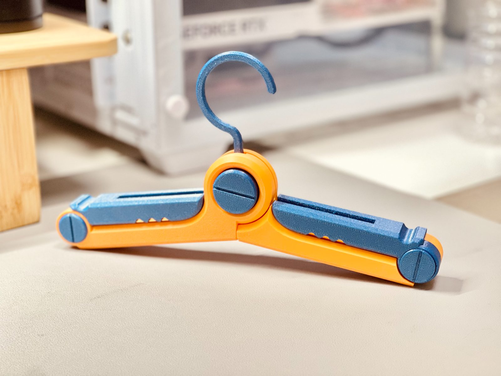 #276 Travel folding clothes hanger — vue 2