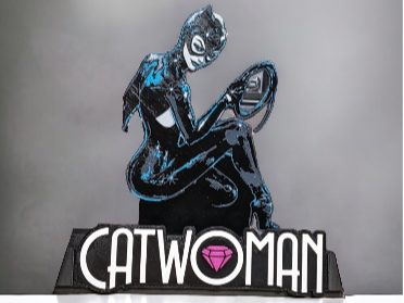 #280 Catwoman Comic Book Stand — vue 1