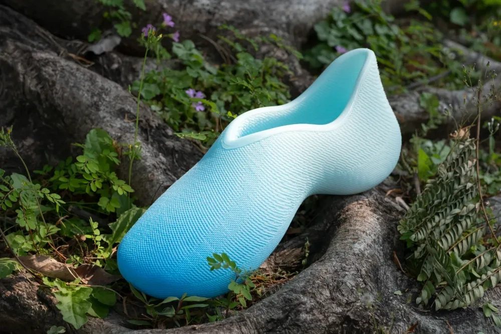 #282 Bubbleberry - a 3D printed round-toe casual shoe — vue 2