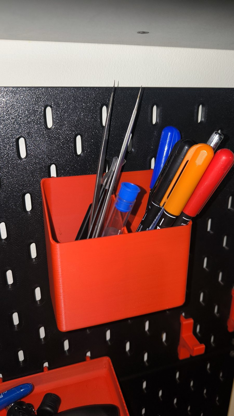 #307 IKEA SKADIS Add-Ons Parametric Bins and Shelves — vue 4