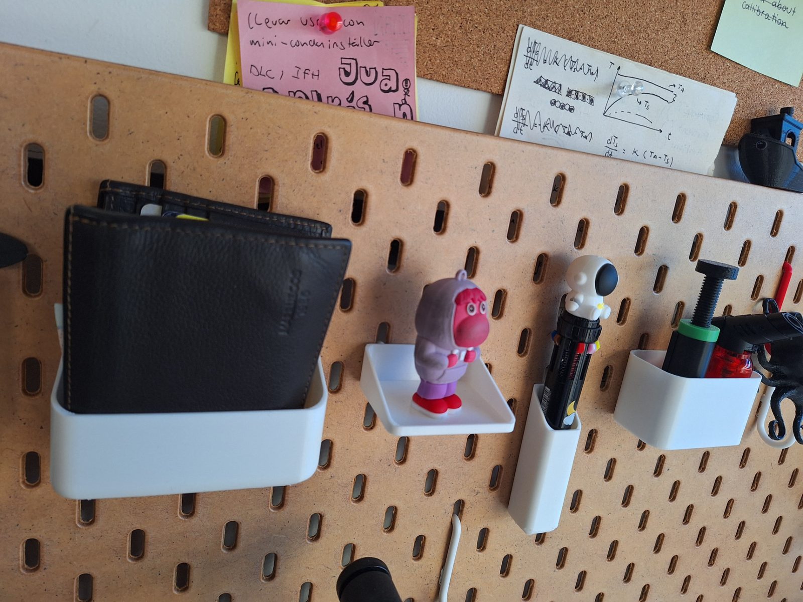 #307 IKEA SKADIS Add-Ons Parametric Bins and Shelves — vue 20
