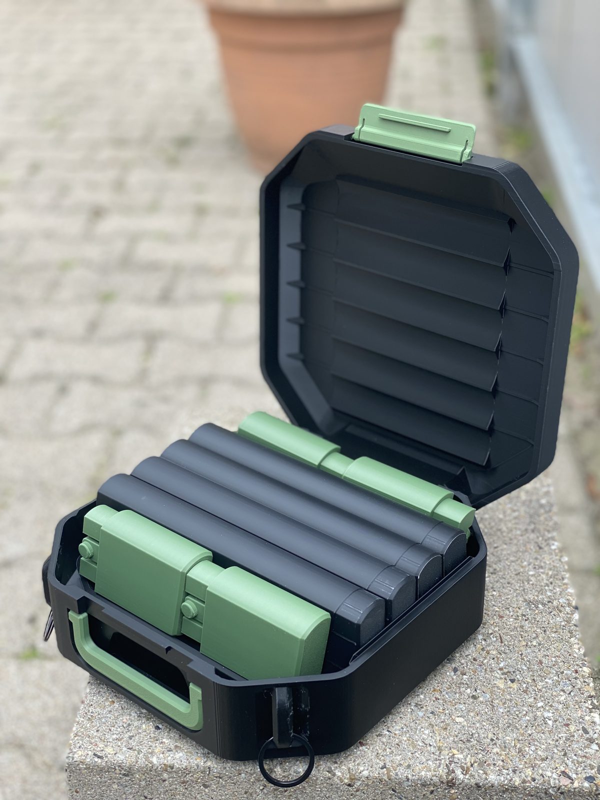 #310 Portable chair with suitcase function — vue 17