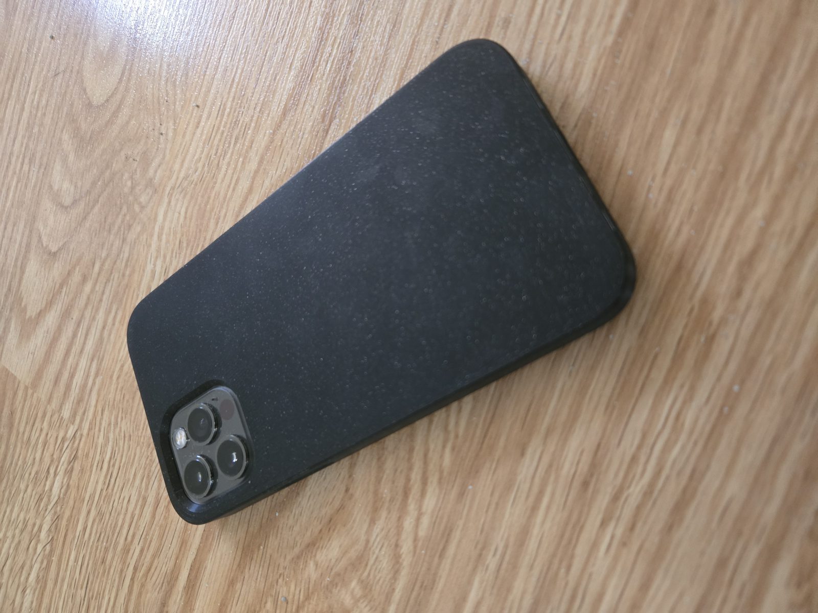 #316 Iphone 12 Pro case — vue 2